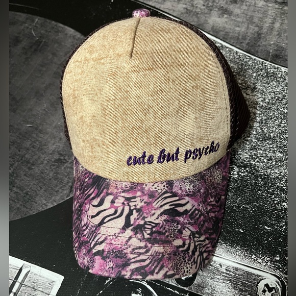 NWT Trucker Hat - Picture 4 of 5